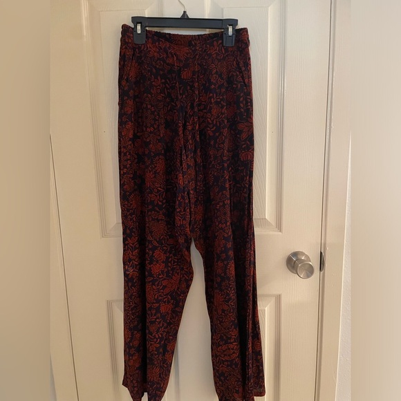 Pants - Picture 2 of 6